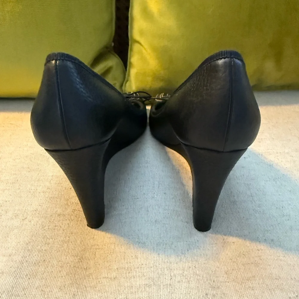 GUCCI Leather Wedge. - Picture 3 of 4